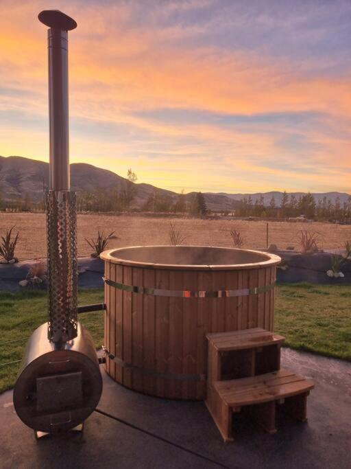 Relax In Rural Wanaka Vila Queensberry Exterior foto